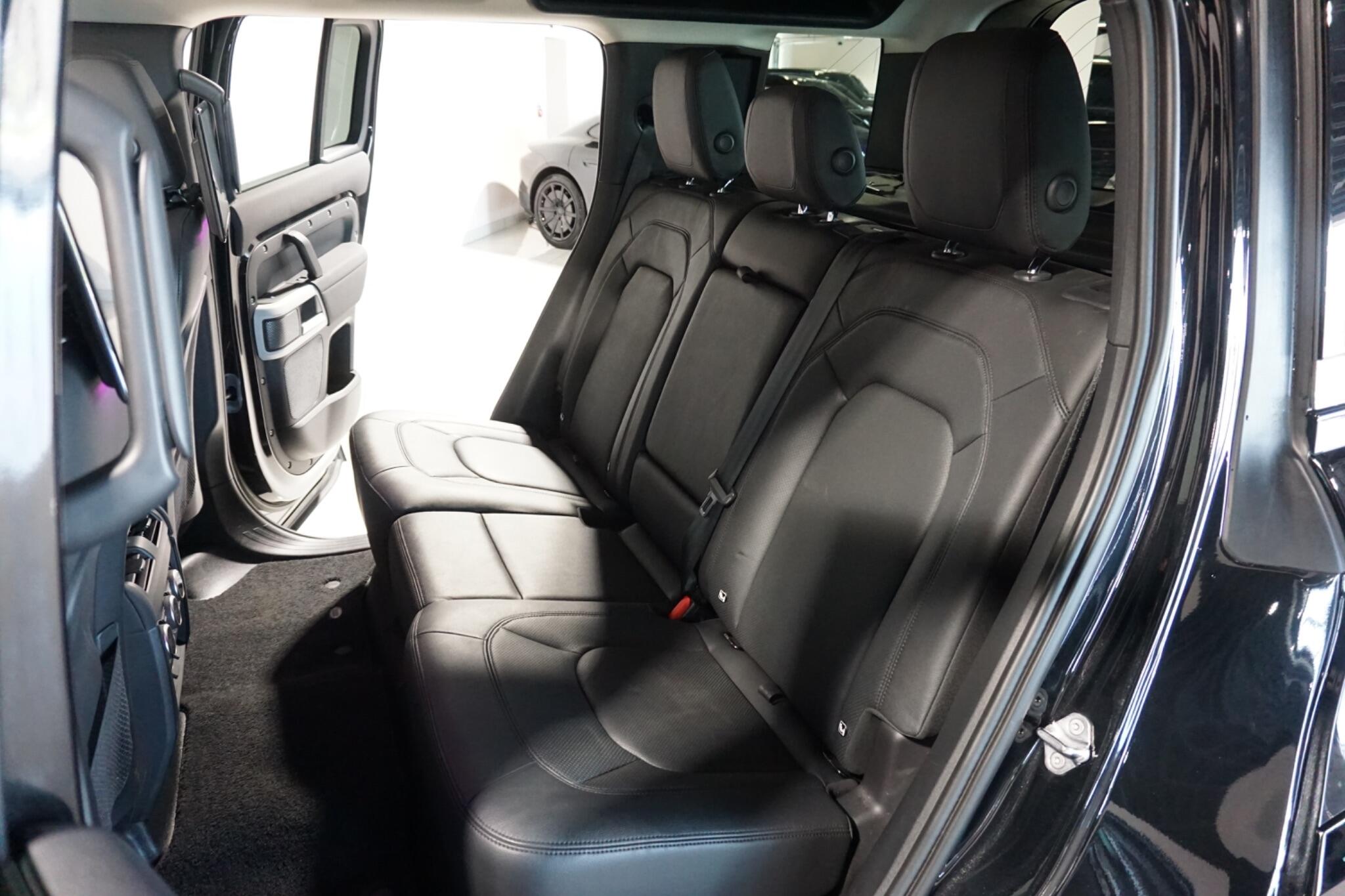 Land Rover Defender 110 3.0 D250 MHEV XS Edition SUV 5dr Diesel Auto 4WD Euro 6 (s/s) (250 ps)